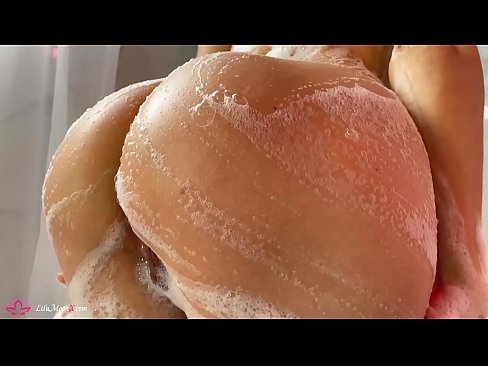 ❤️ UBrunette uphulula amaphambili ePussy ngeVibrator ukuya kwi-Intense Orgasm kwiShower Amanyala kuthi  ☑